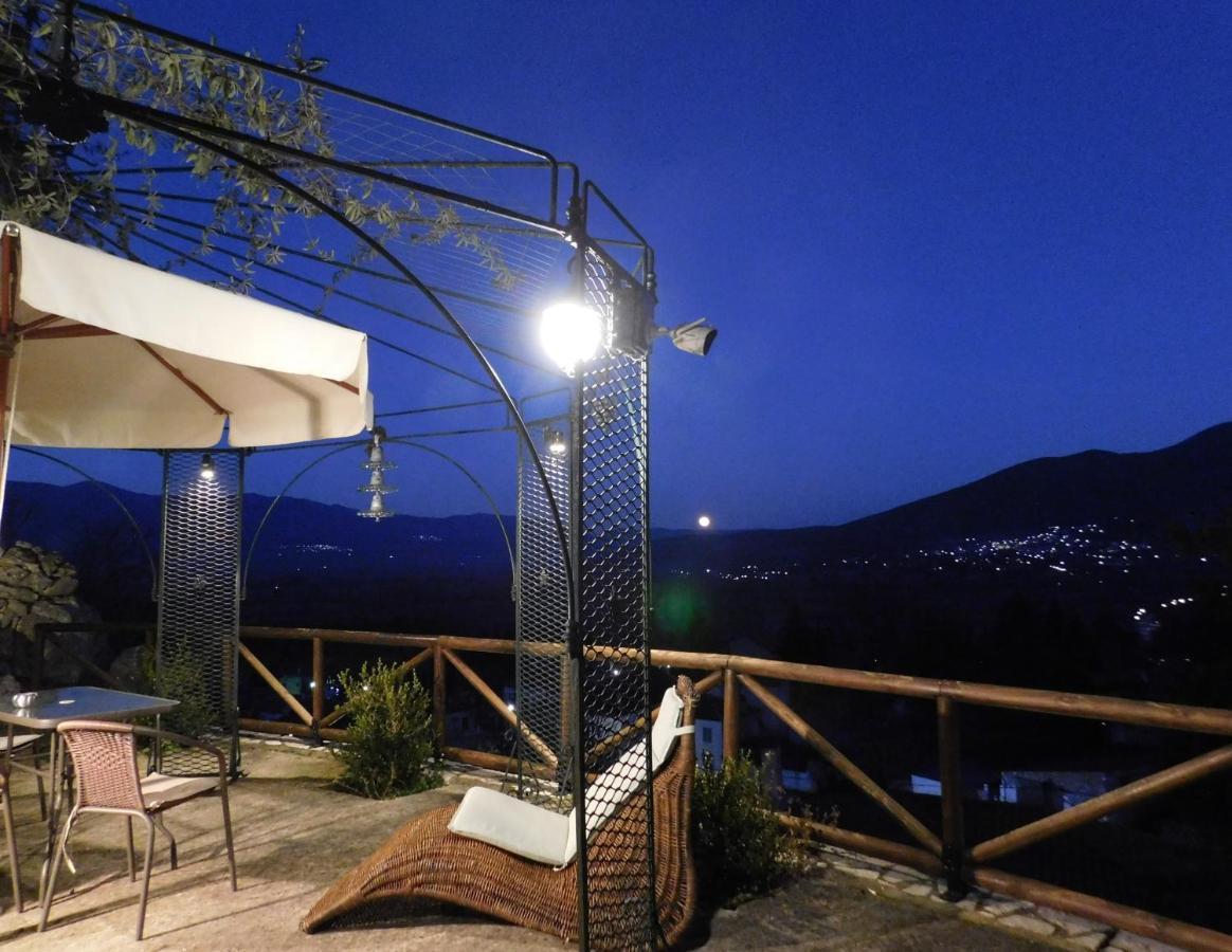Agoriani Art Suite - 4 Seasons' Natural Living Lilaia Exterior photo